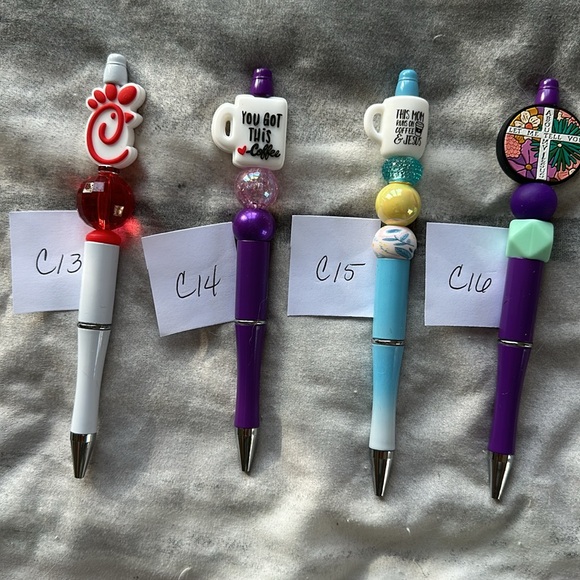 Pick one! Beaded pen with black ink & refill - Picture 9 of 10